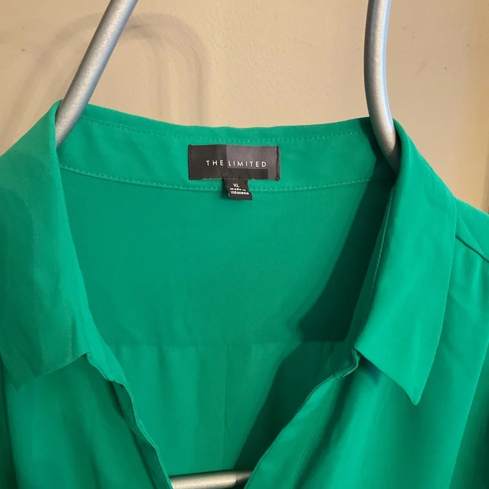 Button down blouse - Picture 3 of 3